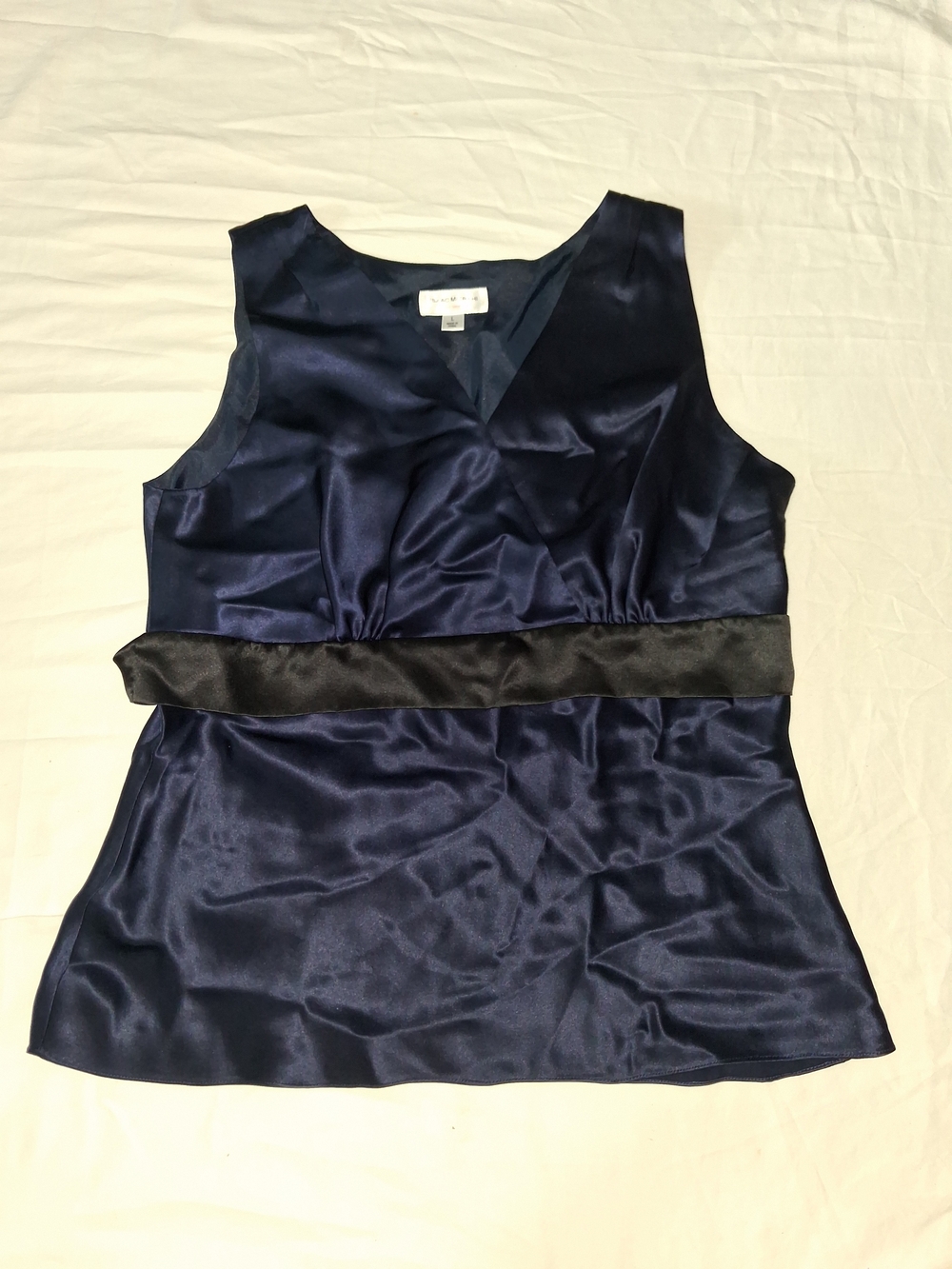 Isaac Mizrahi Navy 100% SilkV-Neck Top with Black Trim Tie Belt